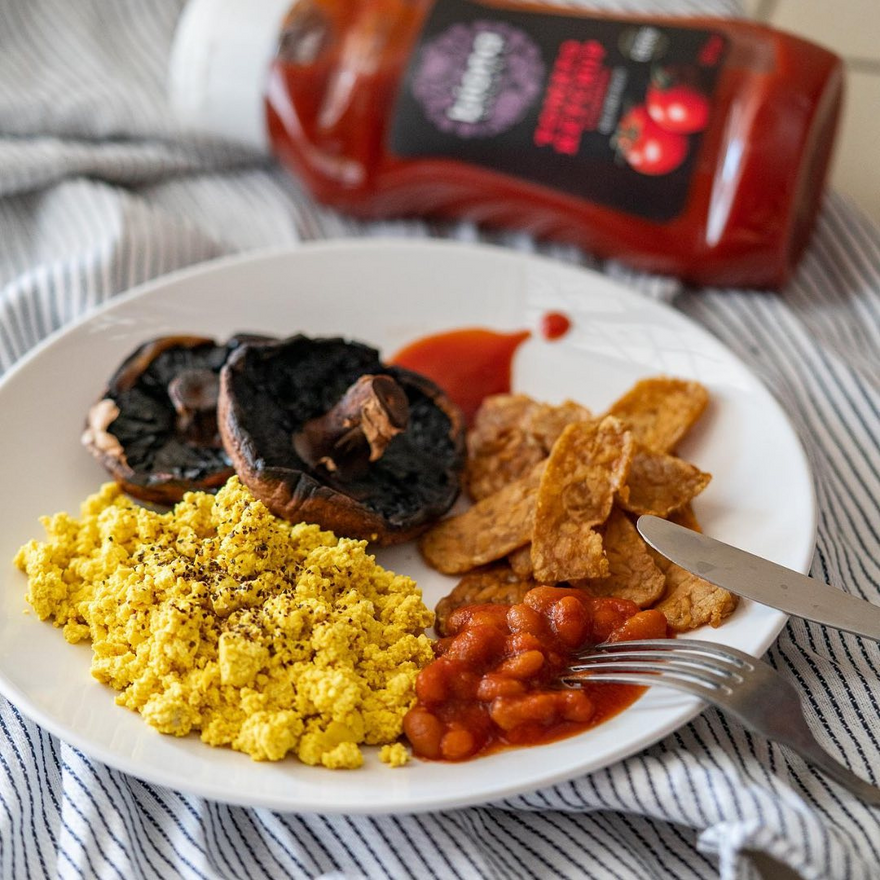 Organic Scrambled Egg, Portobello Mushroom, Tempeh Bacon & Baked Beans Breakfast Meal